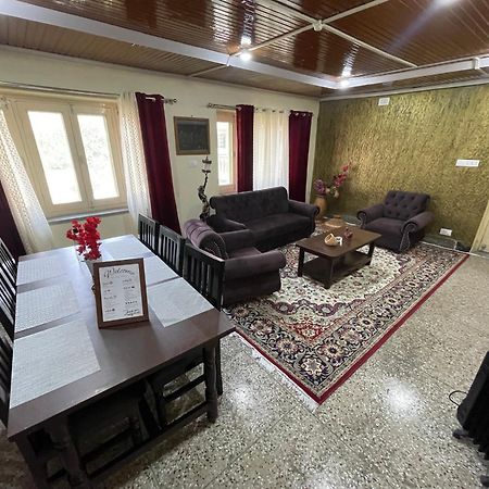 Khwaab Gah By The Khayabaan-Homestay Apartments Fully Furnished With Functional Kitchen, Wifi & Parking In City Centre Srinagar  Exterior photo