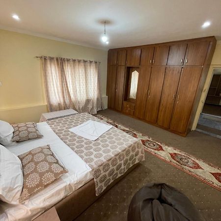 Khwaab Gah By The Khayabaan-Homestay Apartments Fully Furnished With Functional Kitchen, Wifi & Parking In City Centre Srinagar  Exterior photo